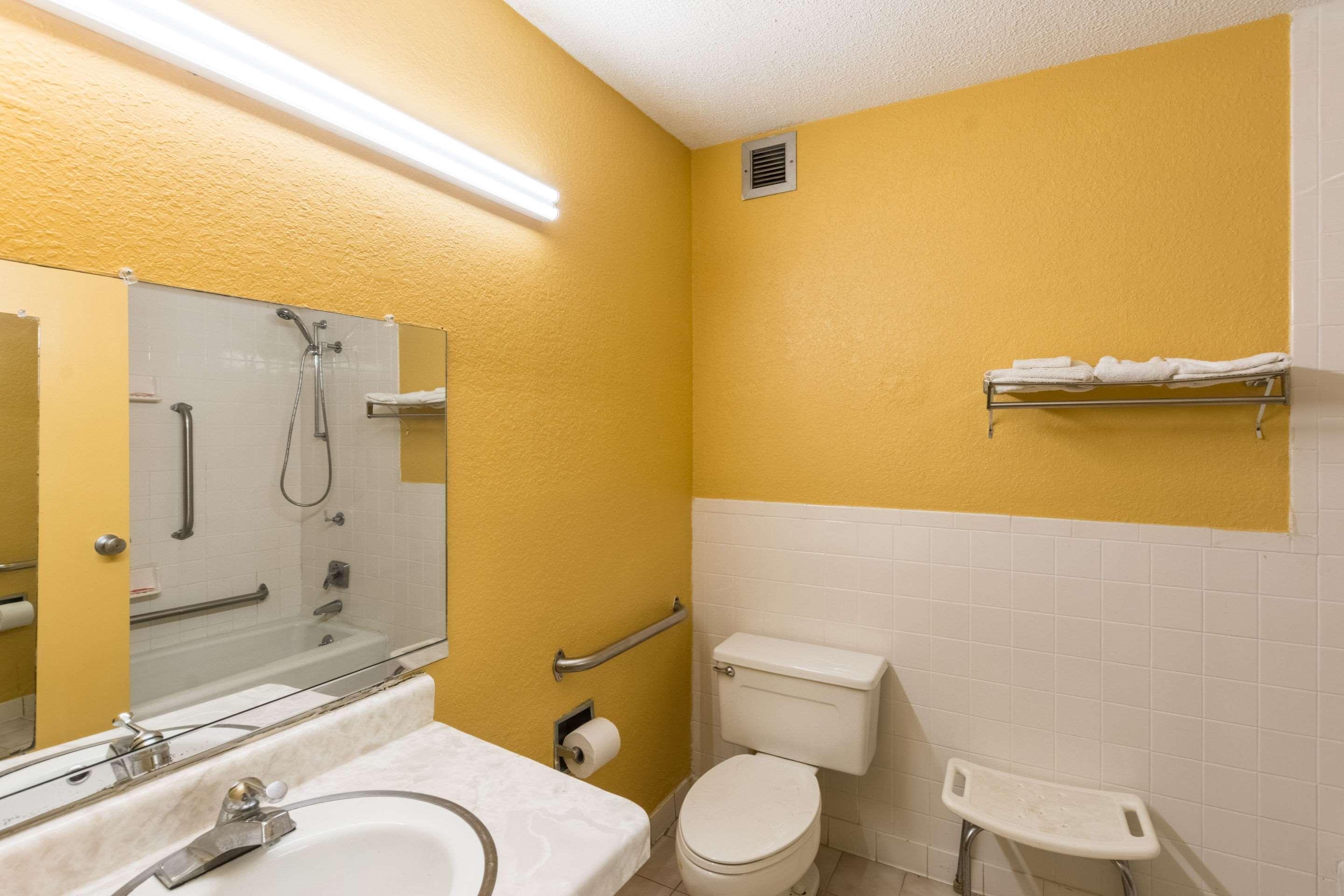 Econo Lodge Inn & Suites Orangeburg Kültér fotó